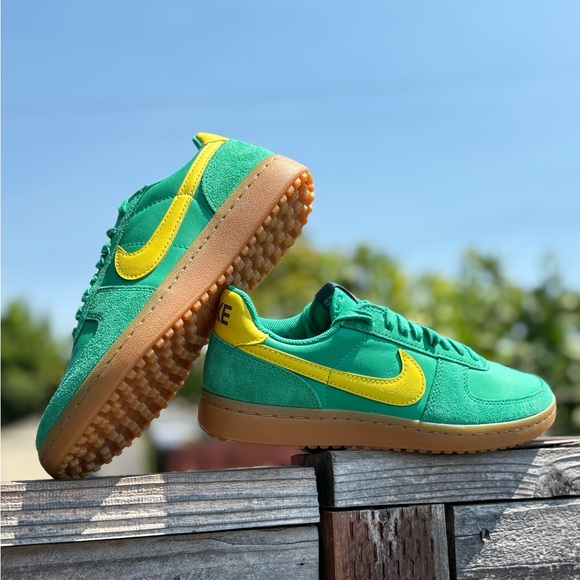 Nike Women’s Retro Shoes - Picture 9 of 15